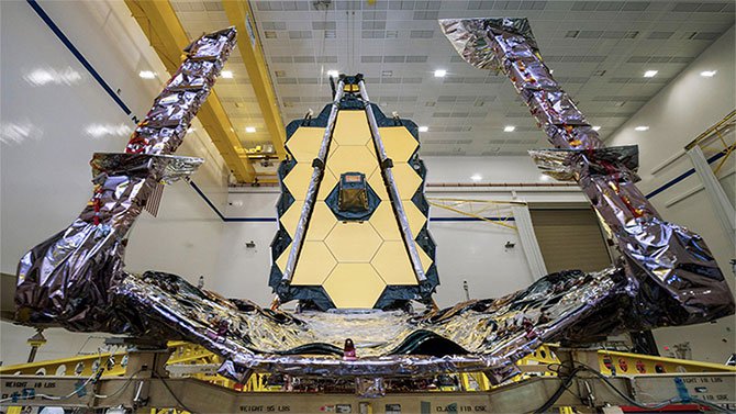 Kính viễn vọng không gian James Webb 