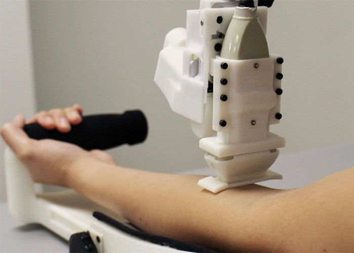 Chế tạo thành công robot lấy máu bệnh nhân tự động