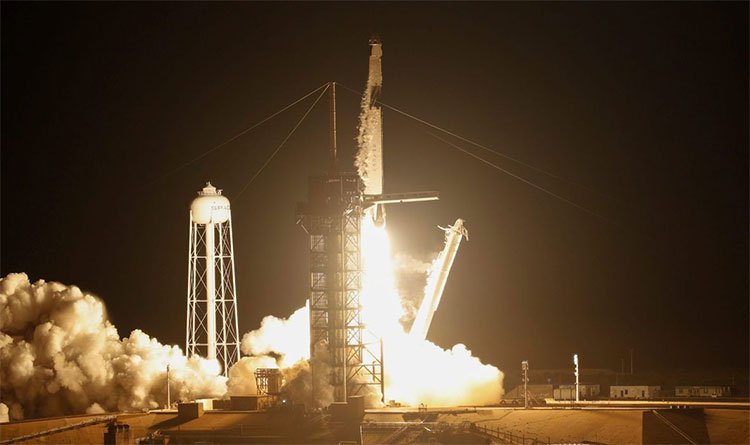 SpaceX phóng tàu chở hàng lên ISS