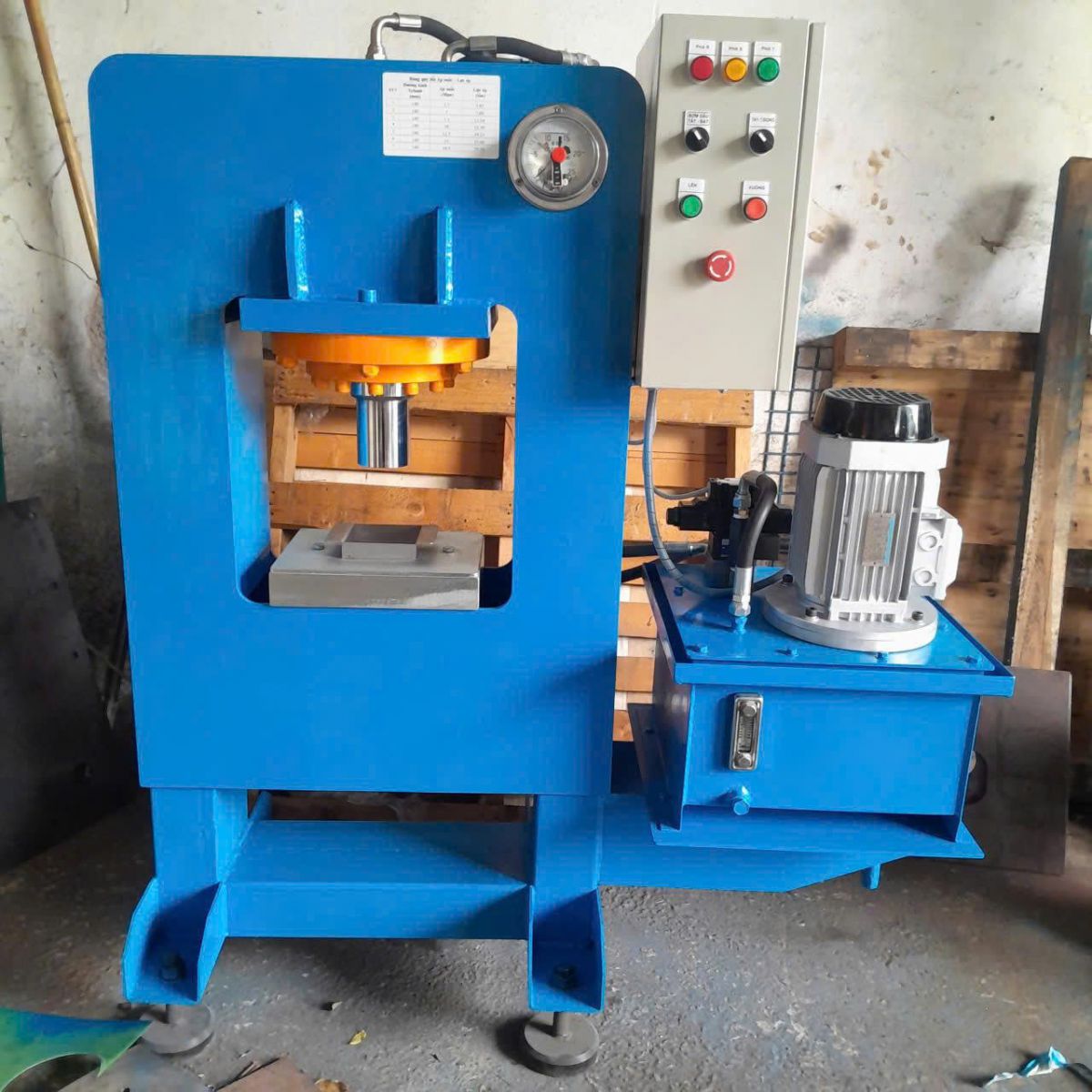 may-ep-thuy-luc-chu-h-25-tan-ban-may-200x200-hanh-trinh-piston-100mm