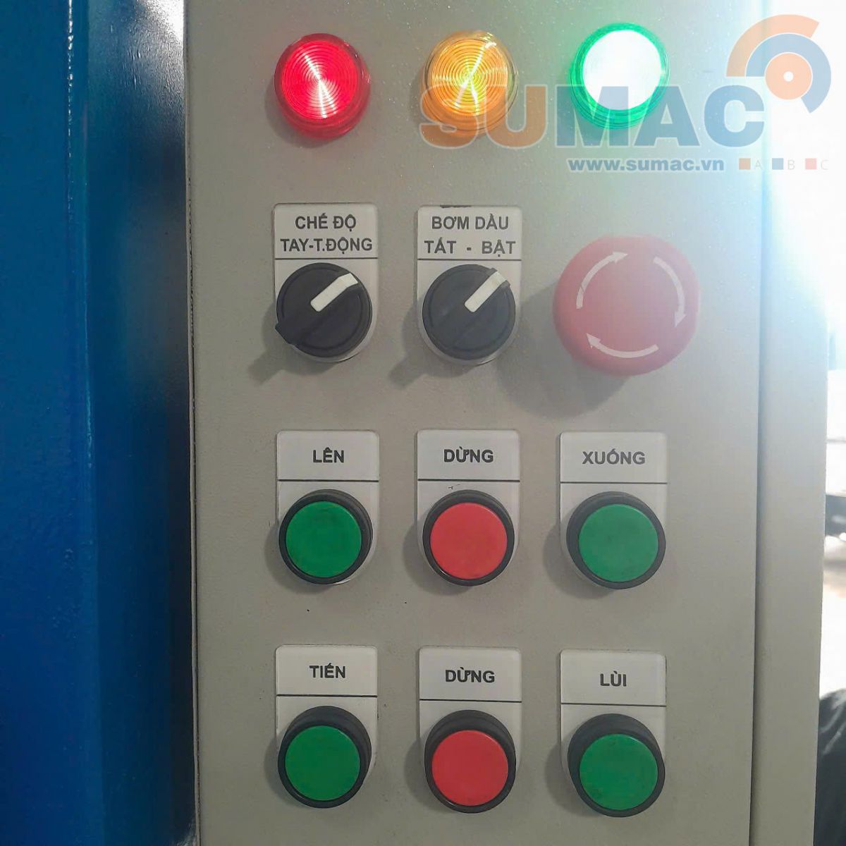 tủ điện điều khiển máy ép phế liệu 