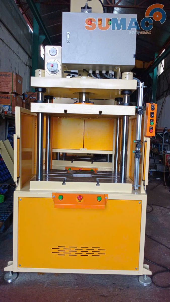 máy ép thủy lực 4 trụ 15 tấn sản xuất 2026