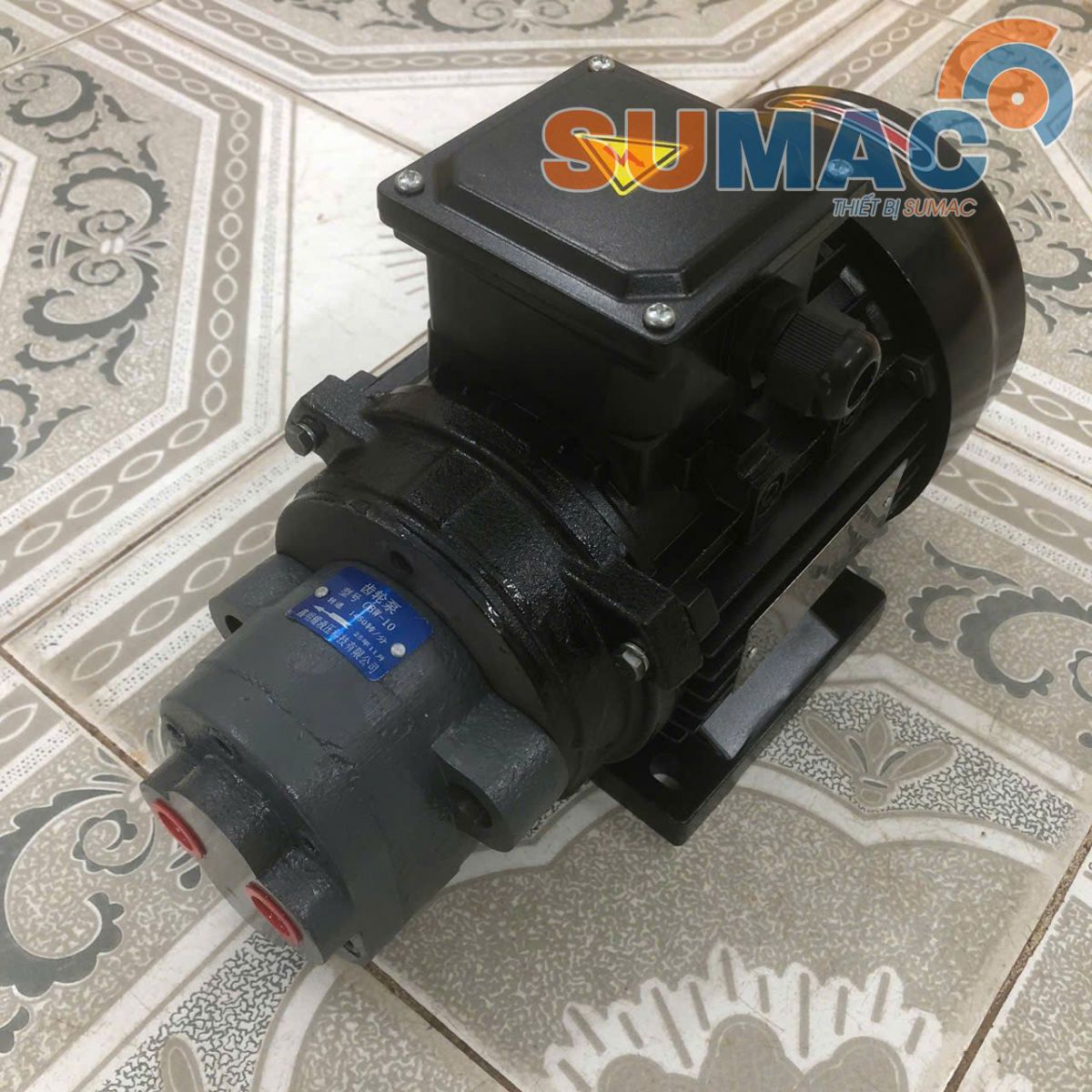 bo-bom-dau-lam-mat-boi-tron-037kw-cb10