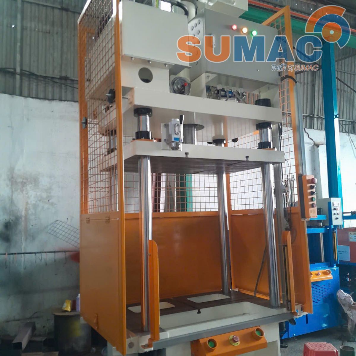 may-ep-thuy-luc-4-tru-50-tan-cau-tao-nguyen-ly-hoat-dong-va-ung-dung